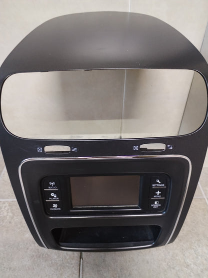 Autoestereo con Moldura Dodge Journey 2014 – Pieza Original Descontinuada